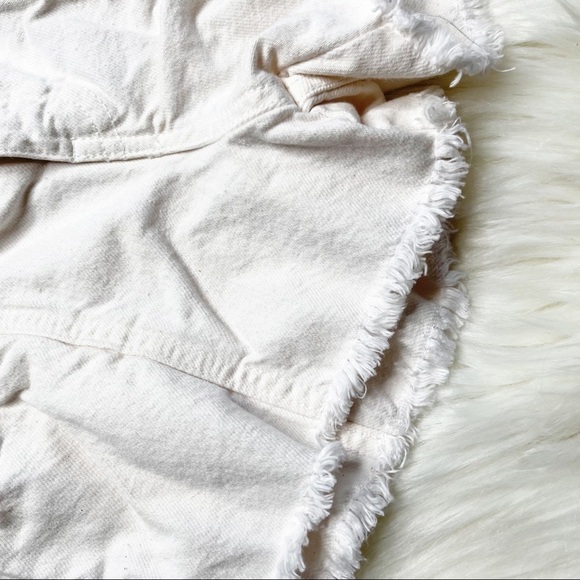 Zara White Distressed Hem Denim Shorts Size 7 - Picture 4 of 5